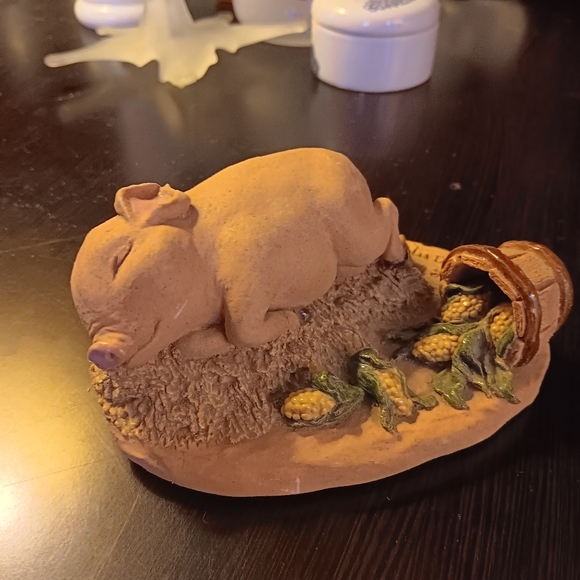 JUNE SEARS SCULPTED PIG - Picture 1 of 2